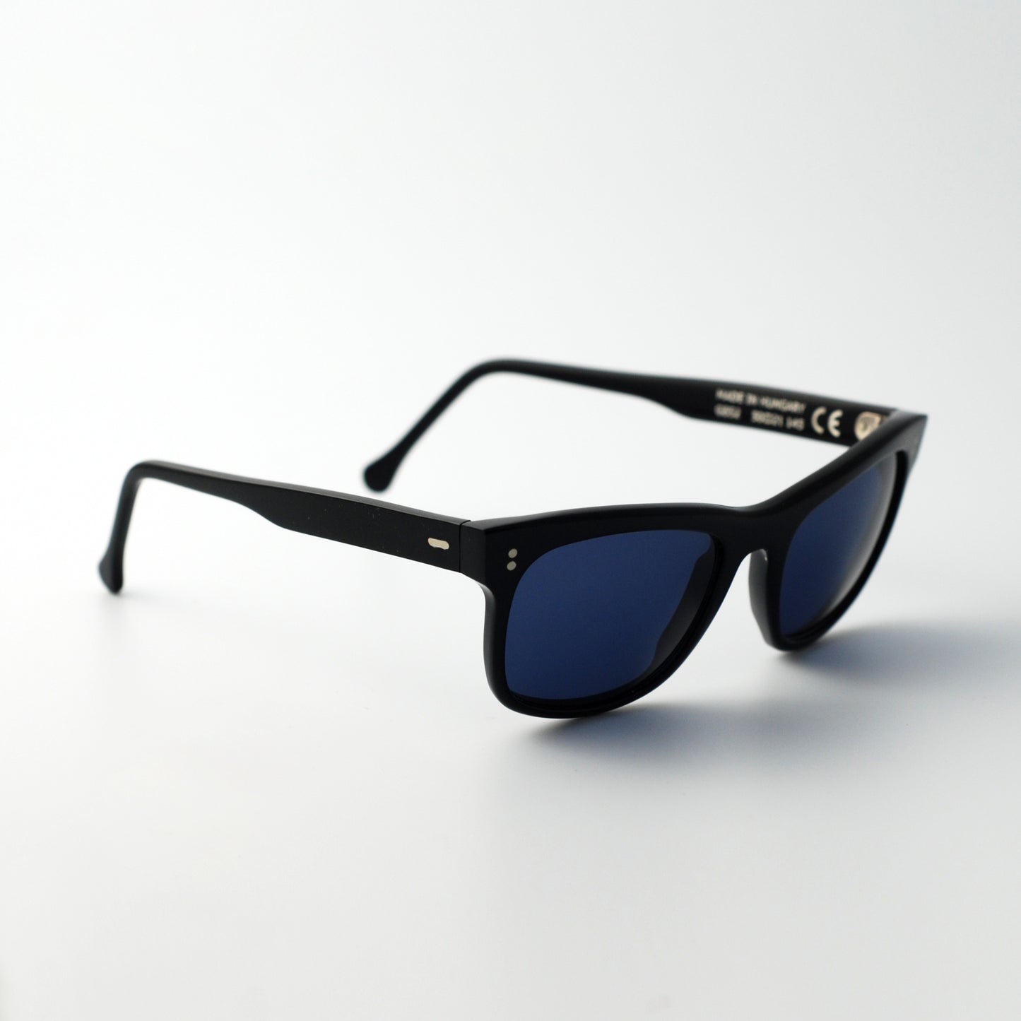 Ferra Black